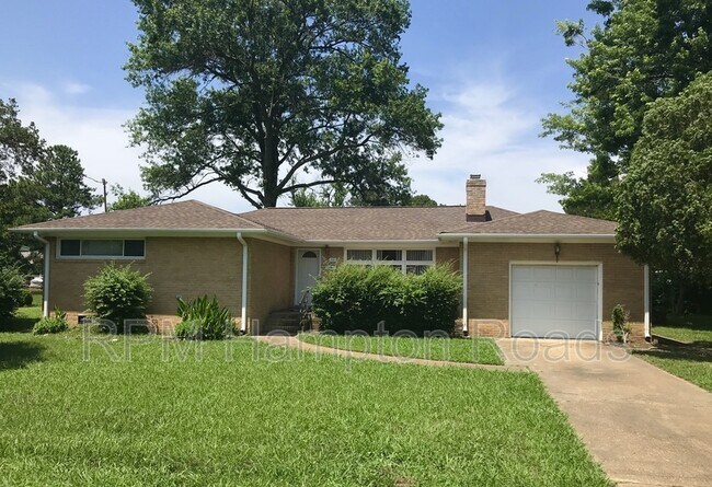 Building Photo - 11 Inglewood Dr