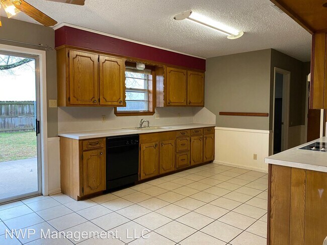 Building Photo - 4 br, 2 bath House - 7404 Holly Oak Dr