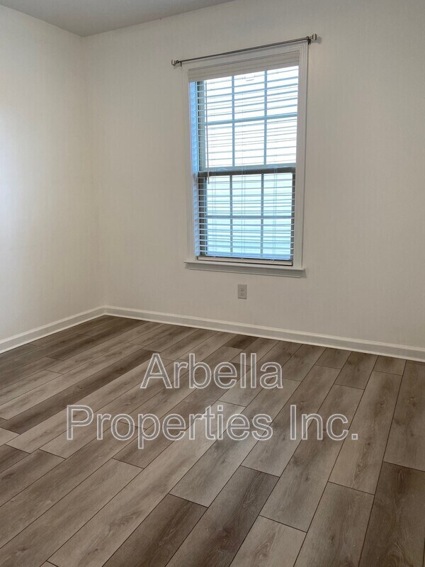 Foto del edificio - 663 Suffolk Rd