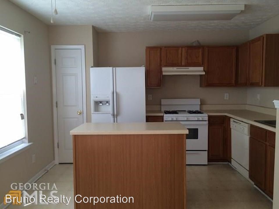 Building Photo - 180 Meadowridge Dr
