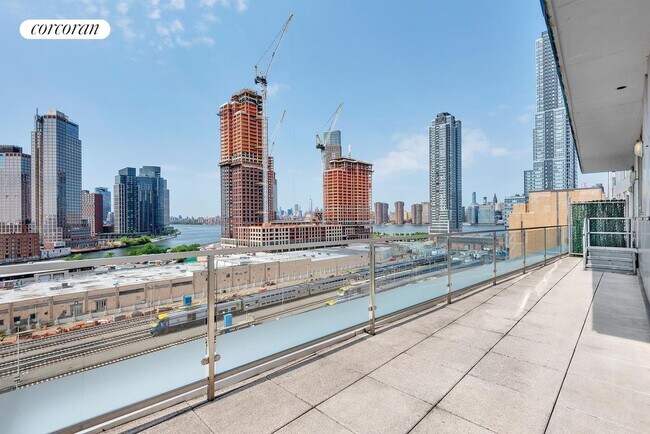 Foto del edificio - 5-19-19 Borden Ave