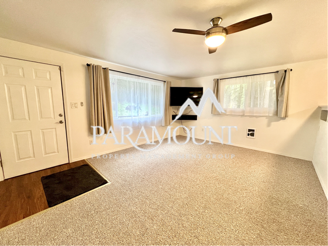 Building Photo - Charming Belfair Duplex Surrounded by Natu...