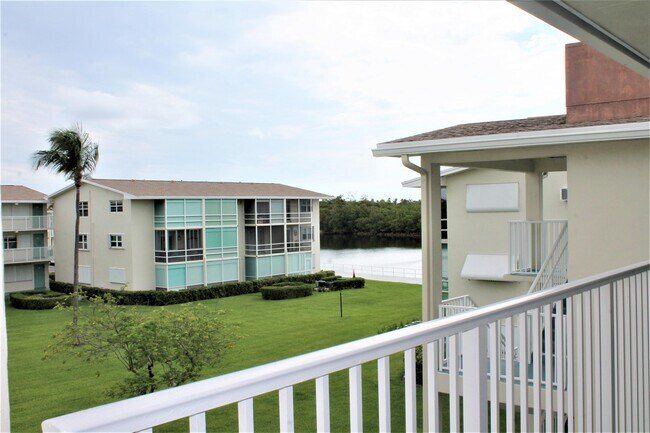 Foto del edificio - 650 Horizon St E