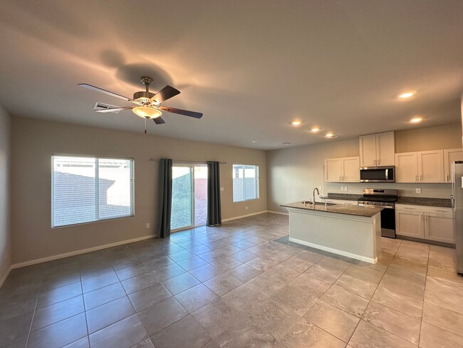 Building Photo - 7860 Pink Opal Ave