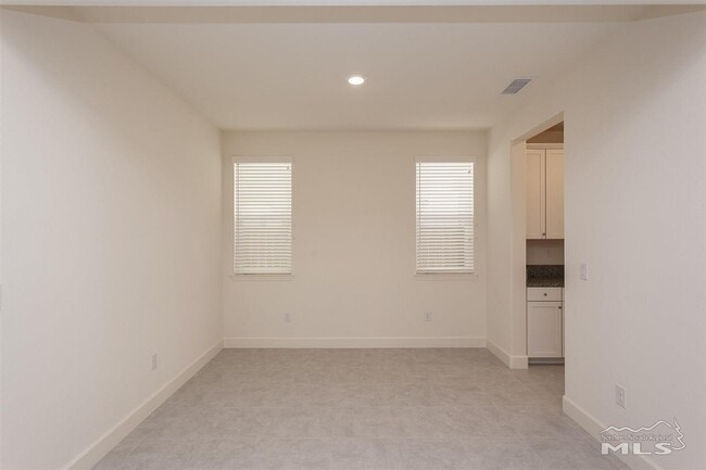 Building Photo - 6092 Red Sun Dr