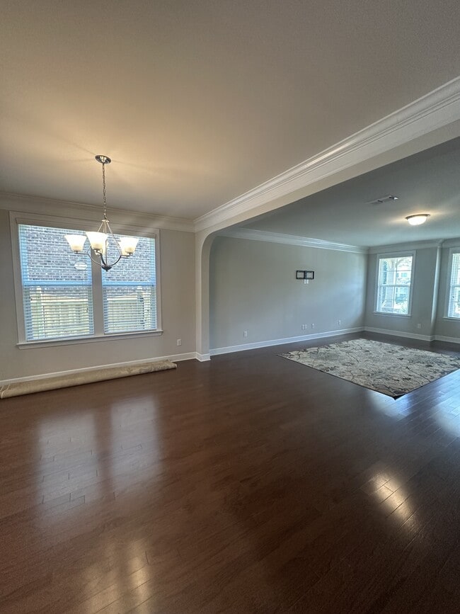 Building Photo - 5448 Pisano St