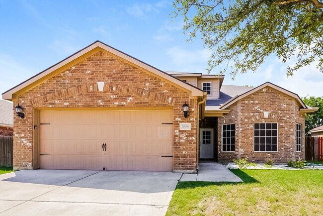 Building Photo - 1006 Primrose Dr