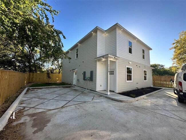 Building Photo - 4512 Brinkley St