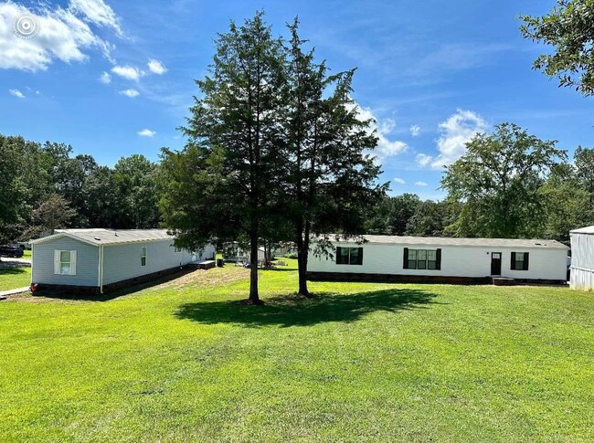 Building Photo - 28 Aquarius Dr