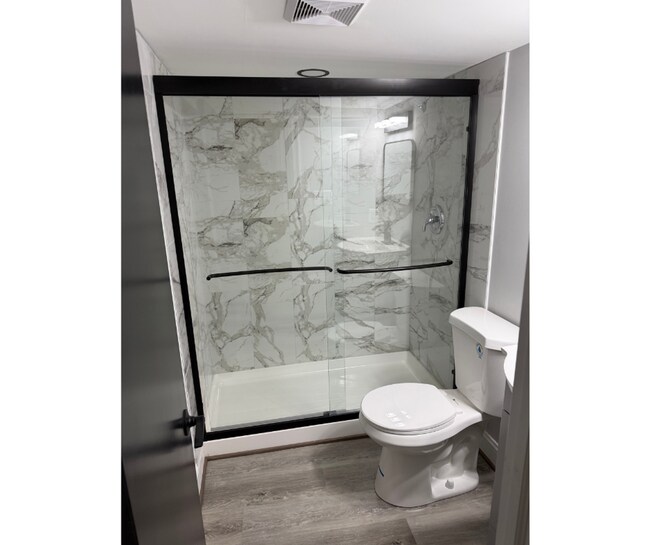 Foto del edificio - 716 E 23rd St