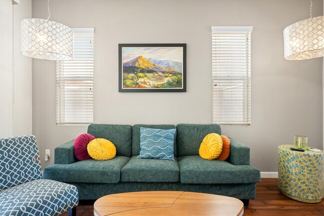 Foto del edificio - 520 Calle Vibrante