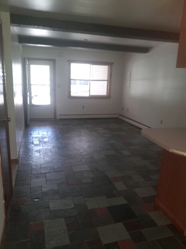 Living Room - 113 Raylinsky Rd