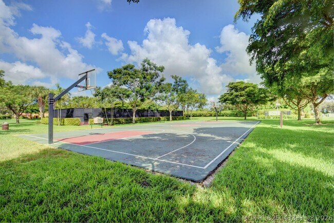 Building Photo - 7662 Spatterdock Dr
