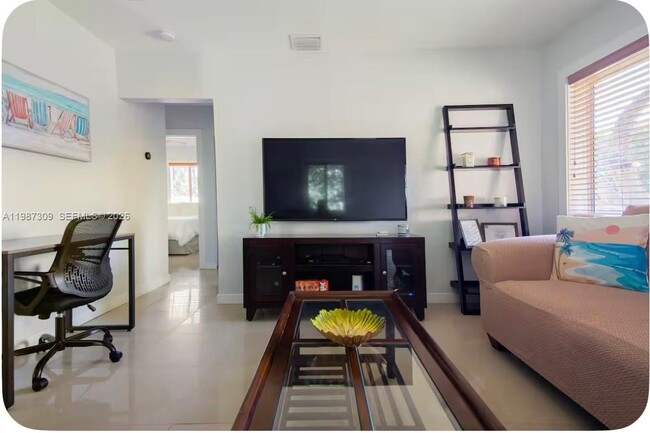 Foto del edificio - 601 NW 116th St