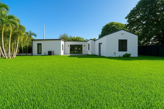 Building Photo - 185 NE 106th St