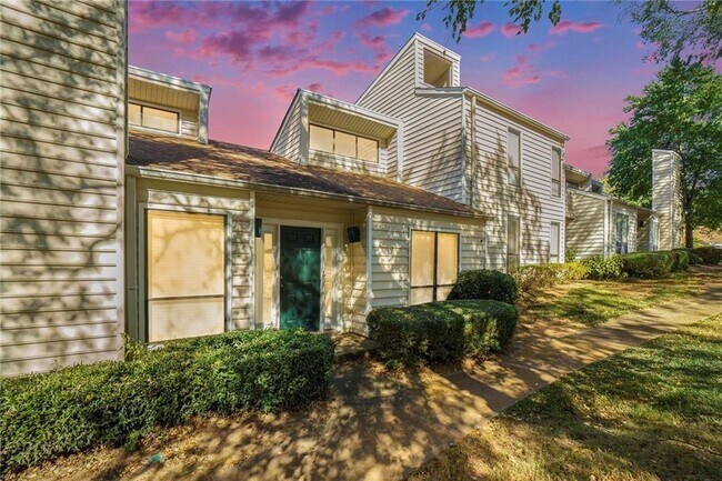 Foto del edificio - 603 Serramonte Dr