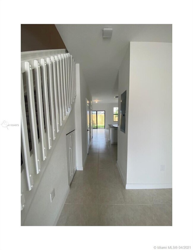 Building Photo - 753 NE 208th Terrace