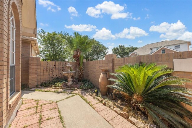 Building Photo - 1339 Parkway Ct