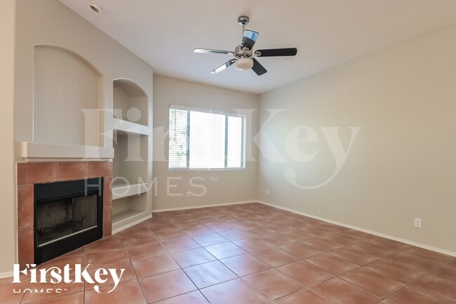 Foto del edificio - 8551 N Rolling River Dr
