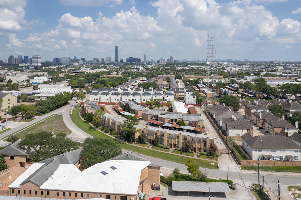 Aerial Photo - 3303 W Greenridge Dr