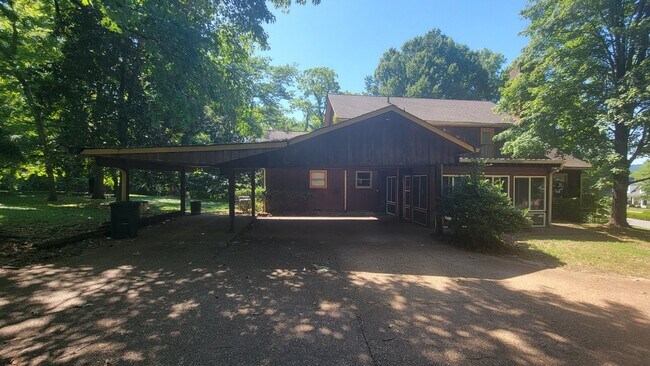 Foto del edificio - 5411 McGavock Rd