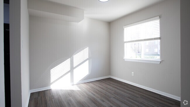 2BR,1.5BA,-1118SF - Pines of York