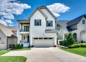 Building Photo - 1735 Hillmont Dr