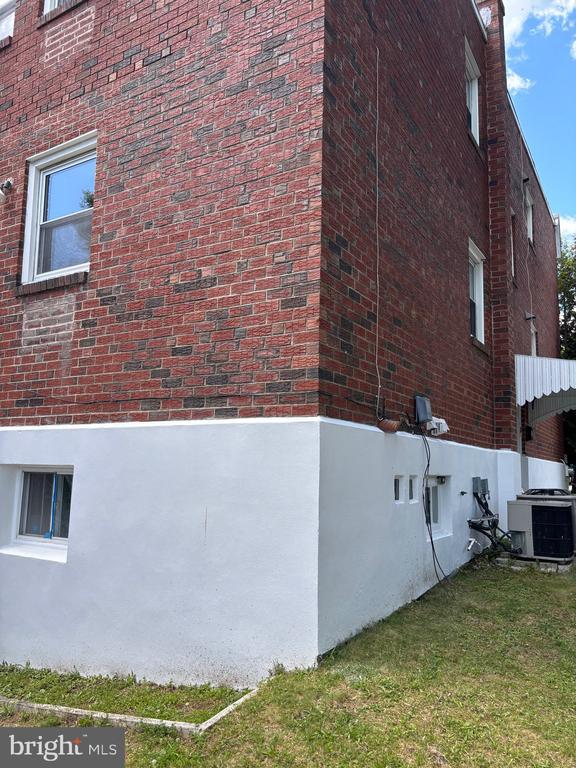 Building Photo - 201 Lockart Terrace