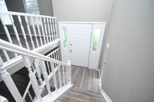 Building Photo - 379 Richvale Ln