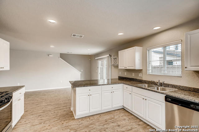 Building Photo - 10406 Legacy Cove