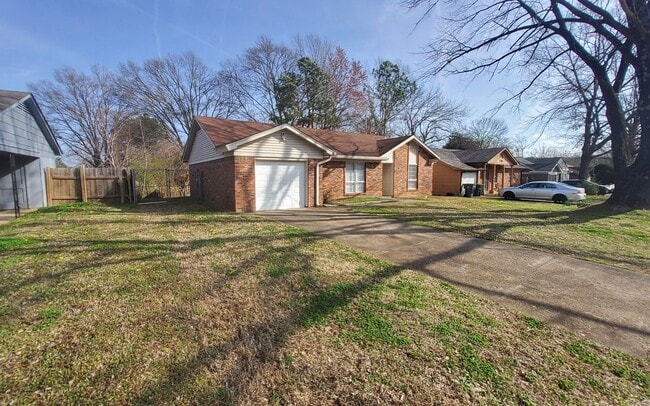 Building Photo - 3760 St Elmo Ave