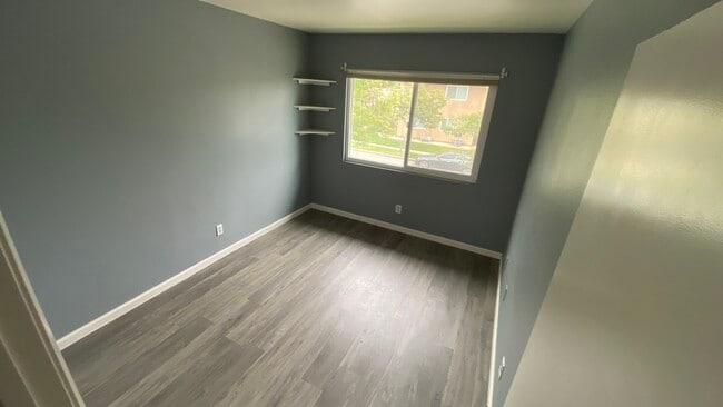 Building Photo - 1106 W Calle de las Estrellas