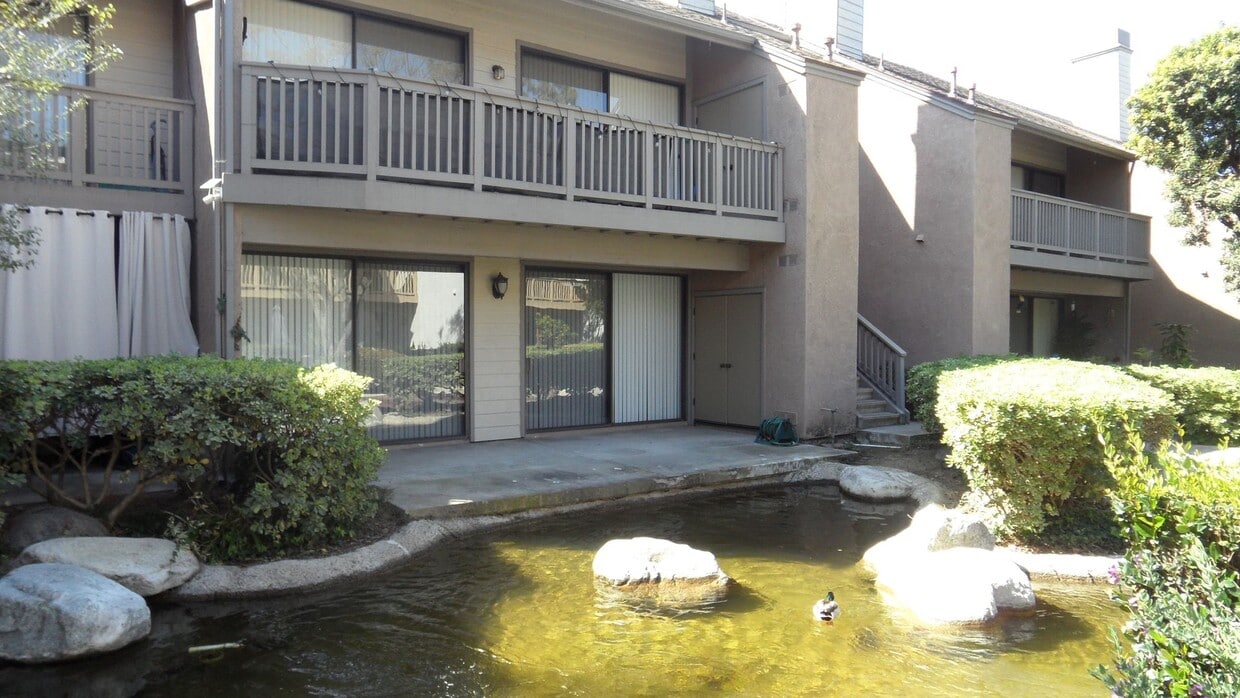 Remodeled, ground level, 1 bedroom, 1 bath condo in Lakeside Garden Grove Community - Remodeled, ground level, 1 bedroom, 1 bath condo in Lakeside Garden Grove Community