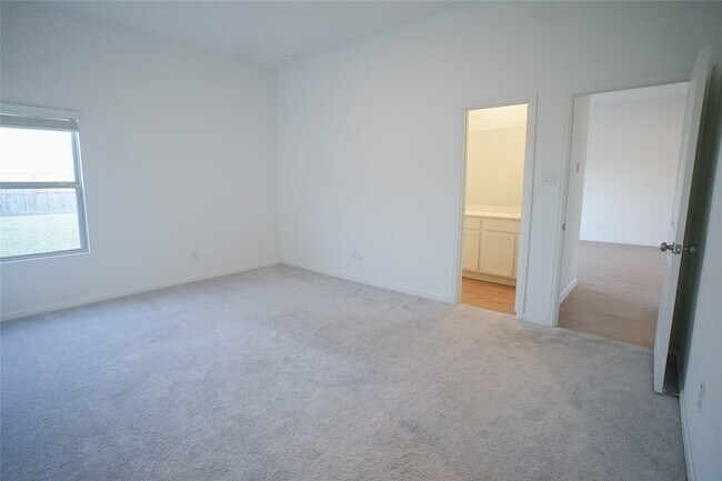 Building Photo - 3210 Spanish Oak Ln