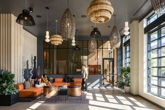 Orlo - Lobby - Orlo and Alba