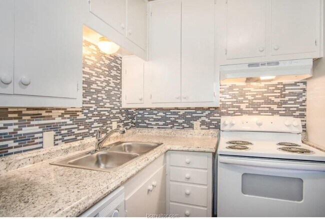 Foto del edificio - 3800 E 29th St