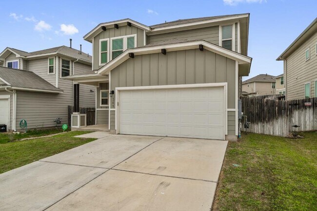 Foto del edificio - 341 Twisted Oaks Ln