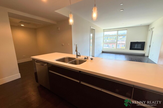 Foto del edificio - Spacious 2 Bedroom Condo in Prime Burlinga...