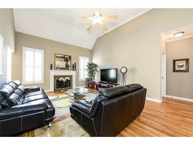 Foto del edificio - 2479 Sandstone Pl NE