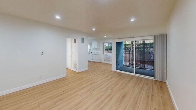 Foto del interior - 12159 Magnolia Blvd