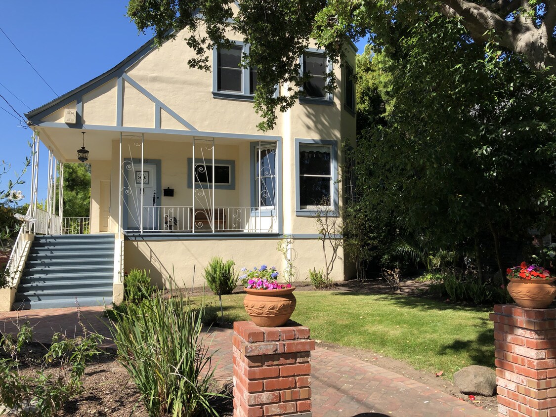 Foto principal - 1616 Clinton Ave