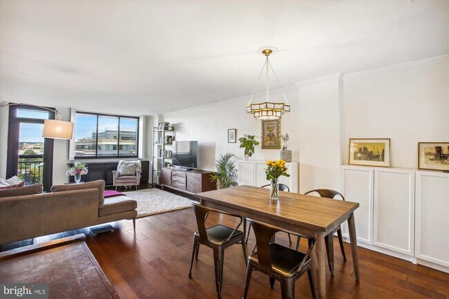 Foto del edificio - 801 S Pitt St