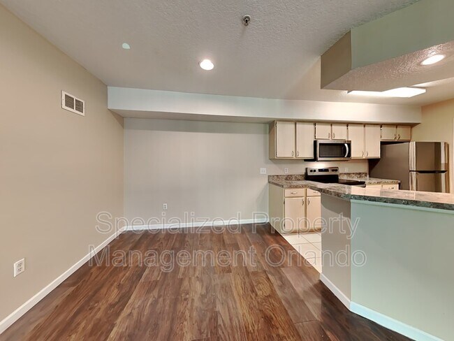 Building Photo - 814 Crest Pines Dr