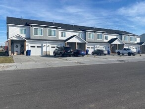 Building Photo - 467 Huckleberry Ln