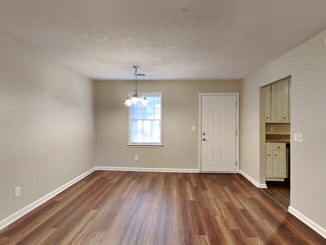 Building Photo - 445 Springlake Dr