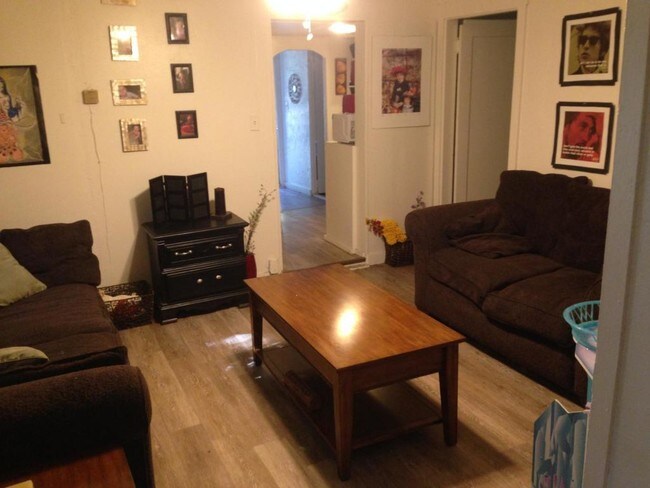 Foto del edificio - 412 E Spotswood St