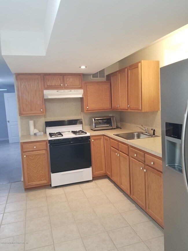 Foto del edificio - 172 Giffords Ln