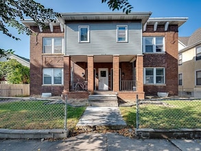 Building Photo - 410 5th St NE