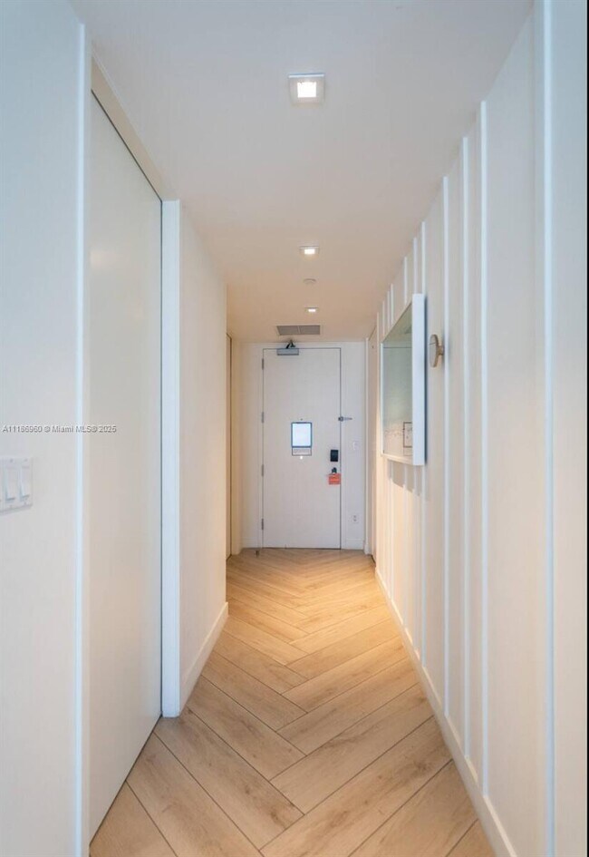 Foto del edificio - 2201 Collins Ave