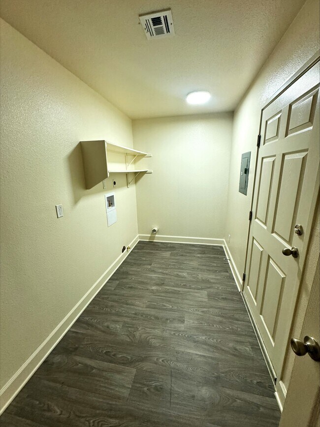 141 CASTILLO - Edson - Military Housing